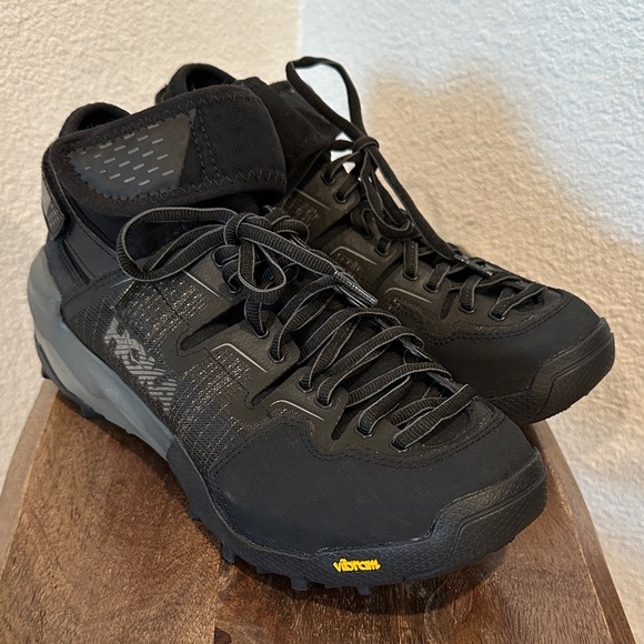 Hoka Shoes - Hoka Women's Black Athletic Trail Shoes with Vibram Outsole